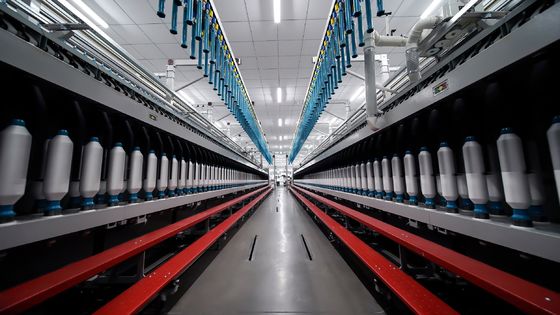 Спуновая пряжа 70% полиэстер, переработанный, 30% вискоза Birla Livaeco NE30/1 для ткачества/трикотажа