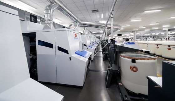 3.8 Непс 100% полиэстер Не 24/1 Сиро Спун Нить для ткачества / вязания