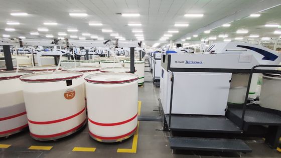 Устойчивая Ne32/1 Спуновая пряжа 60% переработанный полиэстер 40% модальная для ткачества и вязания